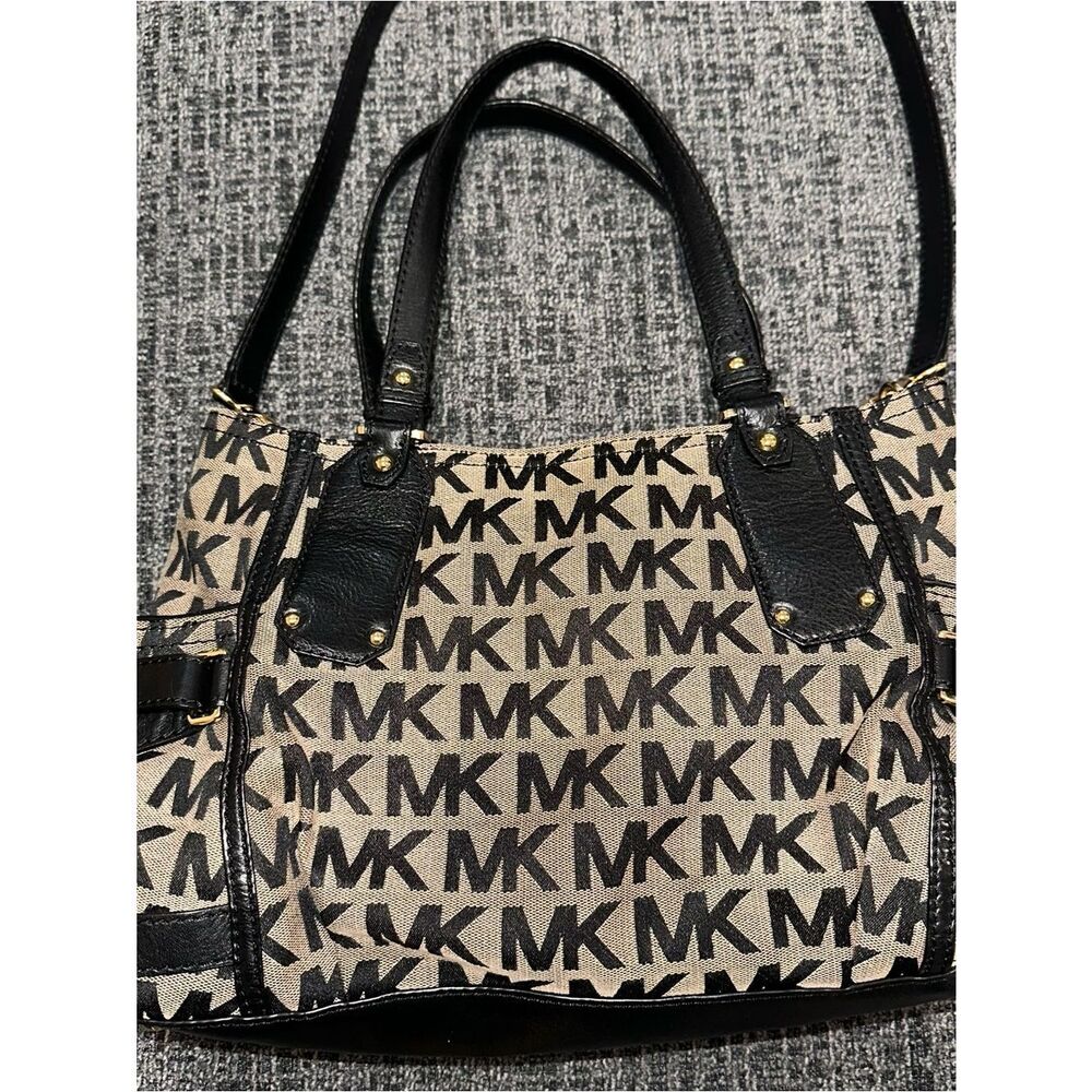 Michael Kors Large Zip Crossbody Bag with Top Handle Black canvas Monogram - Picture 10 of 10